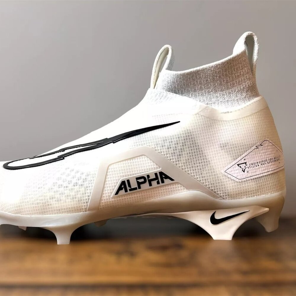Men’s Nike Alpha Menace Elite 3 Football Cleats Sz 8 Platinum White CT66…